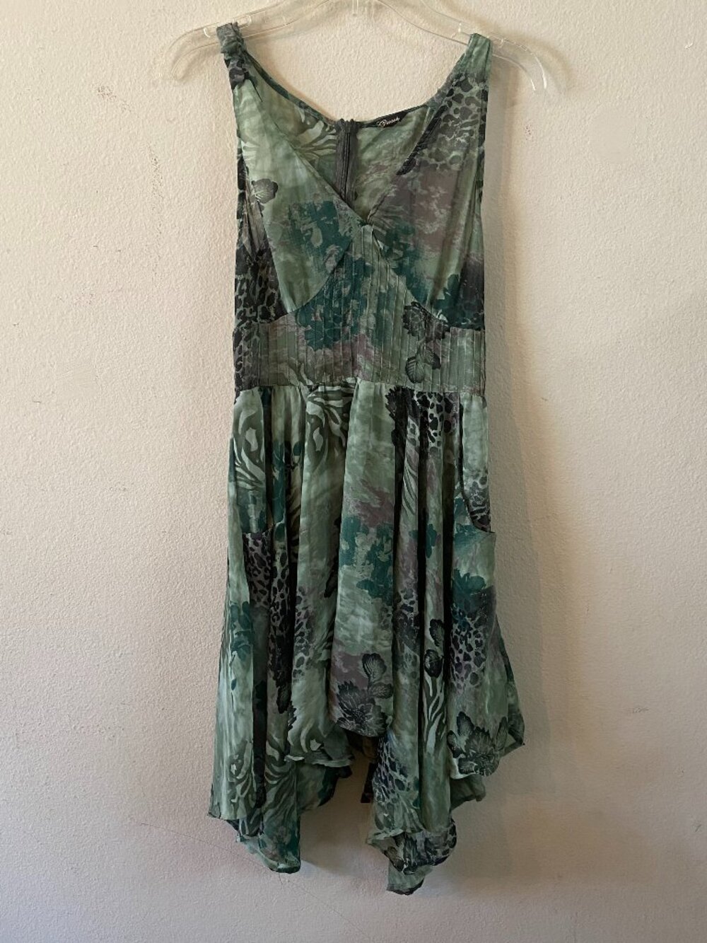 GUESS SMALL GREEN SLEEVELESS ZIP BACK DRESS